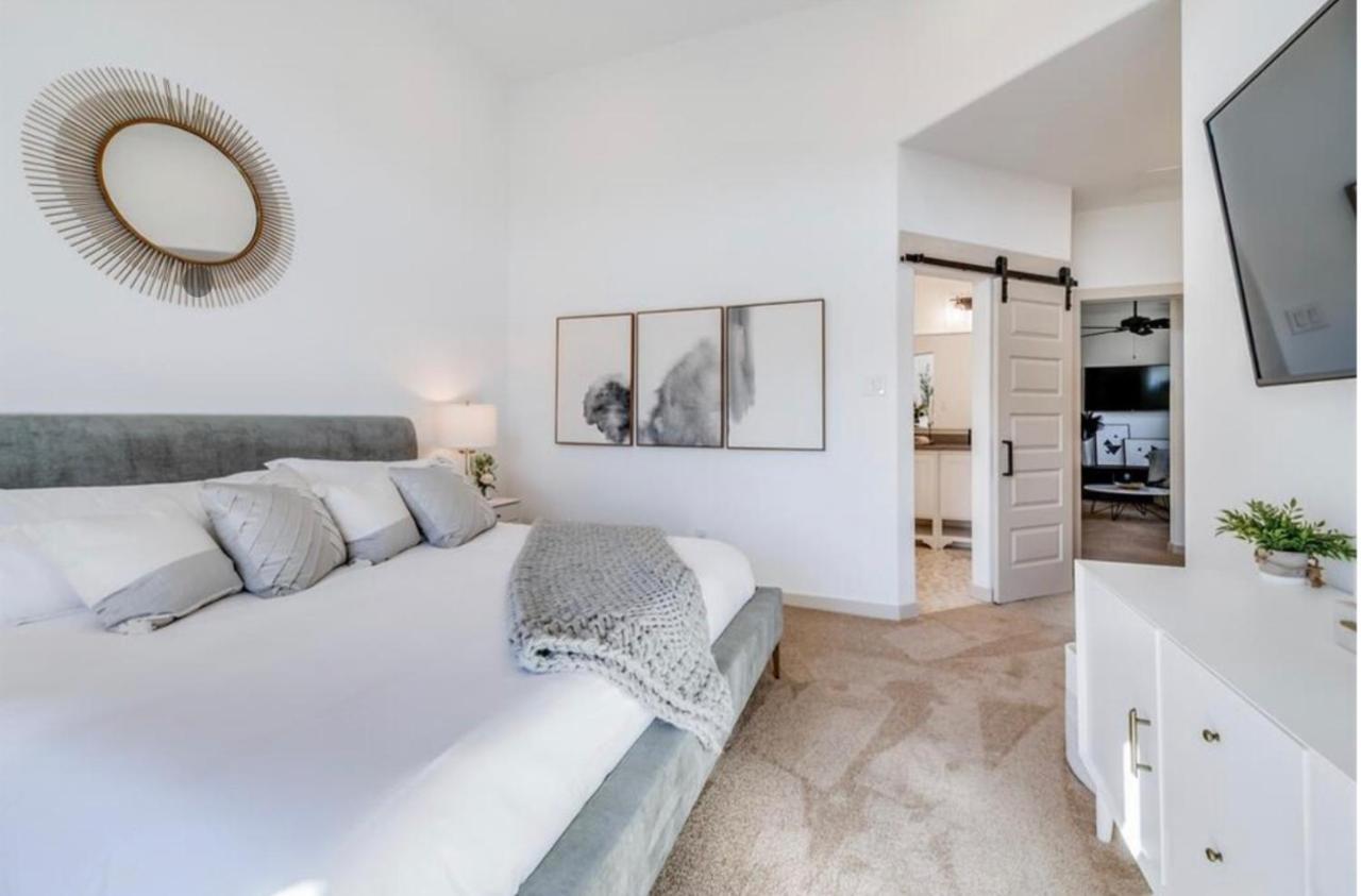 Stylish Townhome Near At&T Stadium, Globe Life, Six Flags & More Arlington Exterior foto